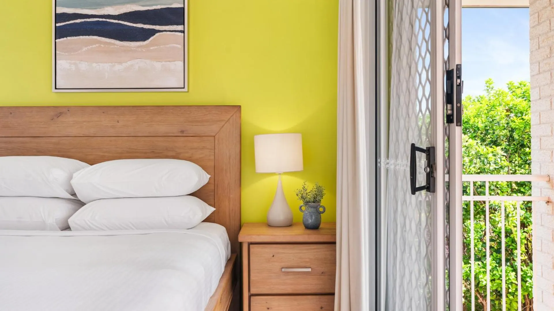 Holiday home Peaceful Family Home: 4-Bed Pool Alfresco Dining Albany Creek Australia