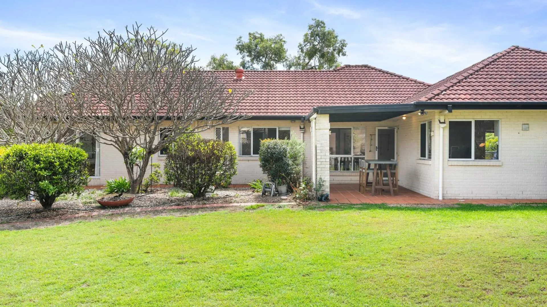 Peaceful Family Home: 4-Bed Pool Alfresco Dining Albany Creek Holiday home