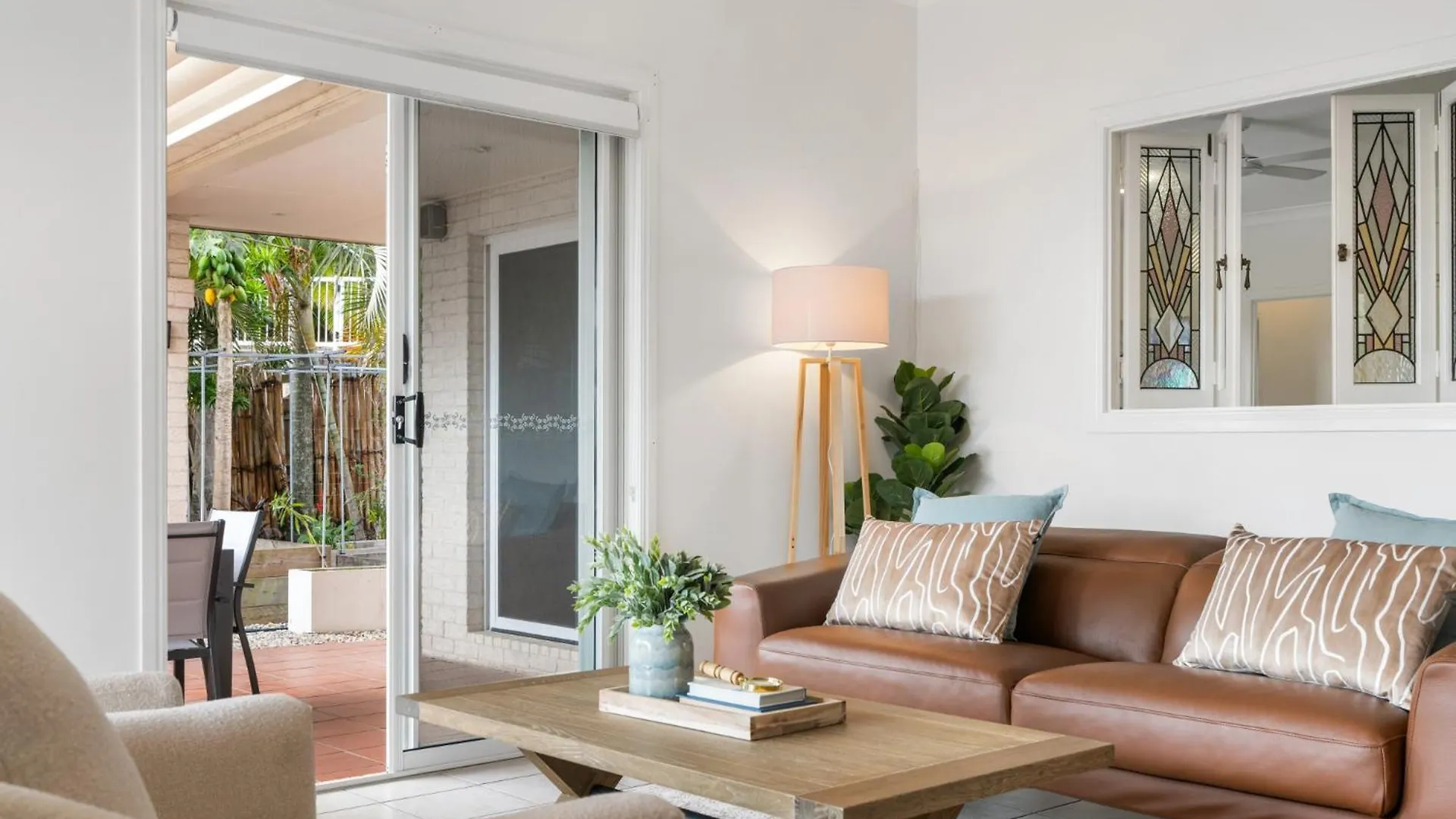Peaceful Family Home: 4-Bed Pool Alfresco Dining Albany Creek