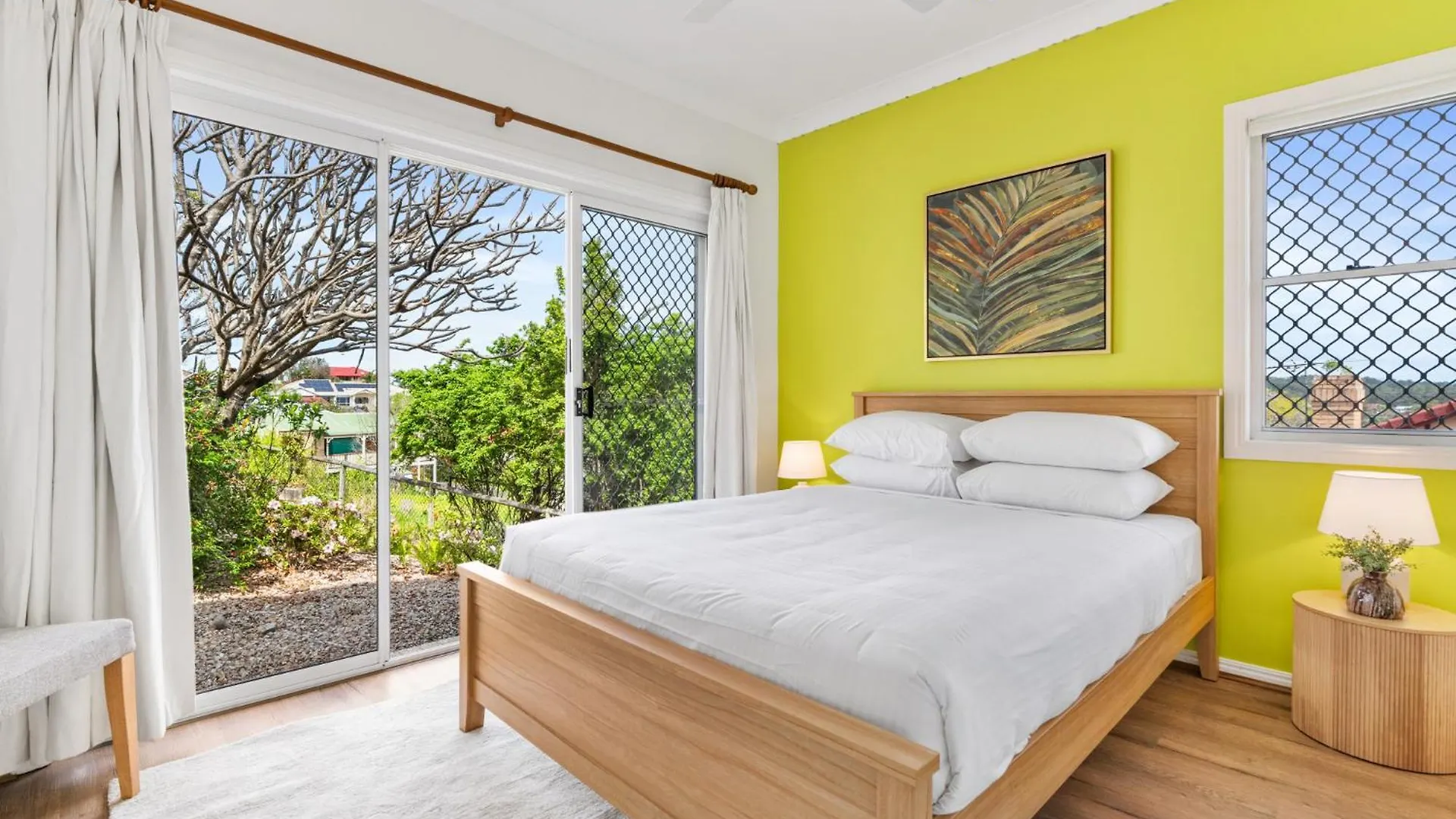Peaceful Family Home: 4-Bed Pool Alfresco Dining Albany Creek