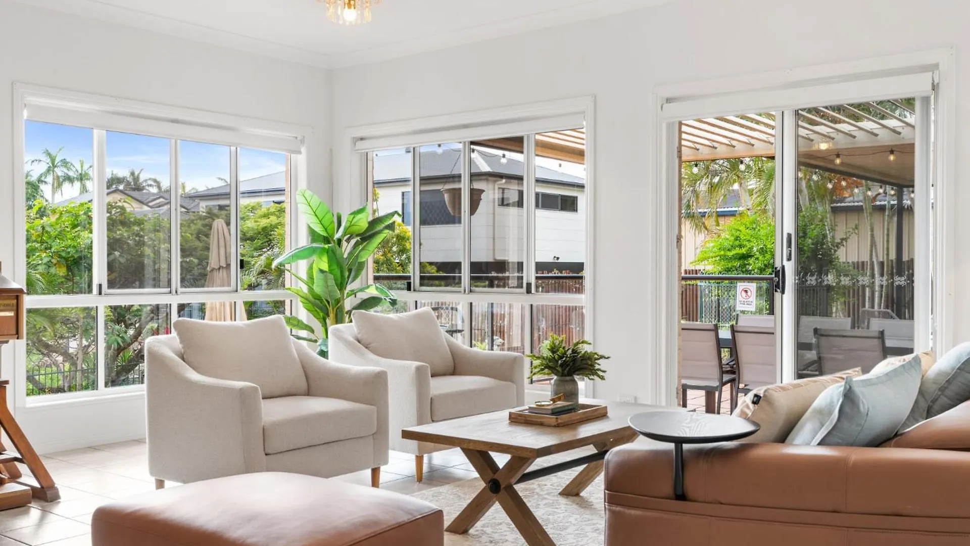 Holiday home Peaceful Family Home: 4-Bed Pool Alfresco Dining Albany Creek Australia