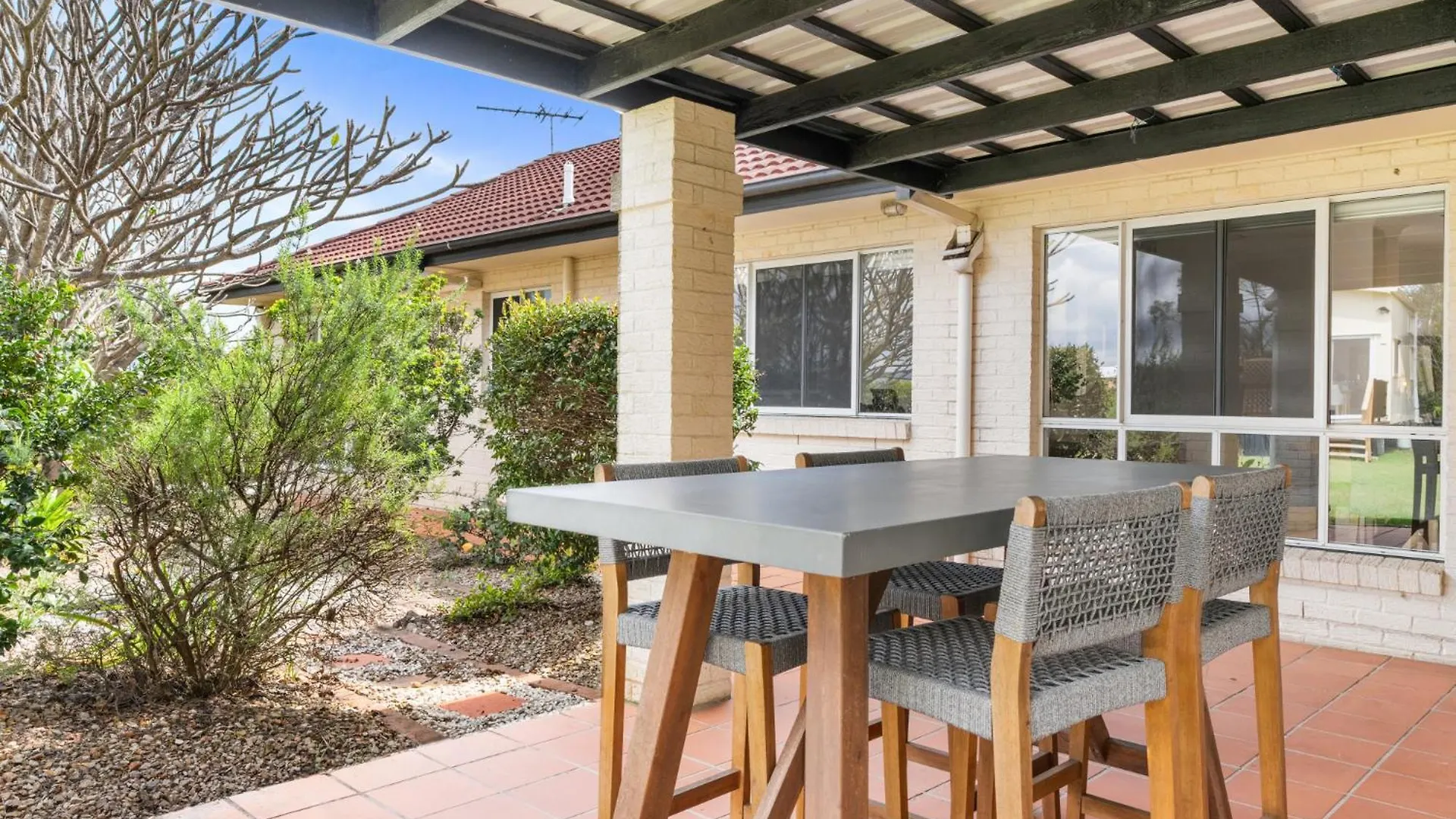 Peaceful Family Home: 4-Bed Pool Alfresco Dining Albany Creek Holiday home